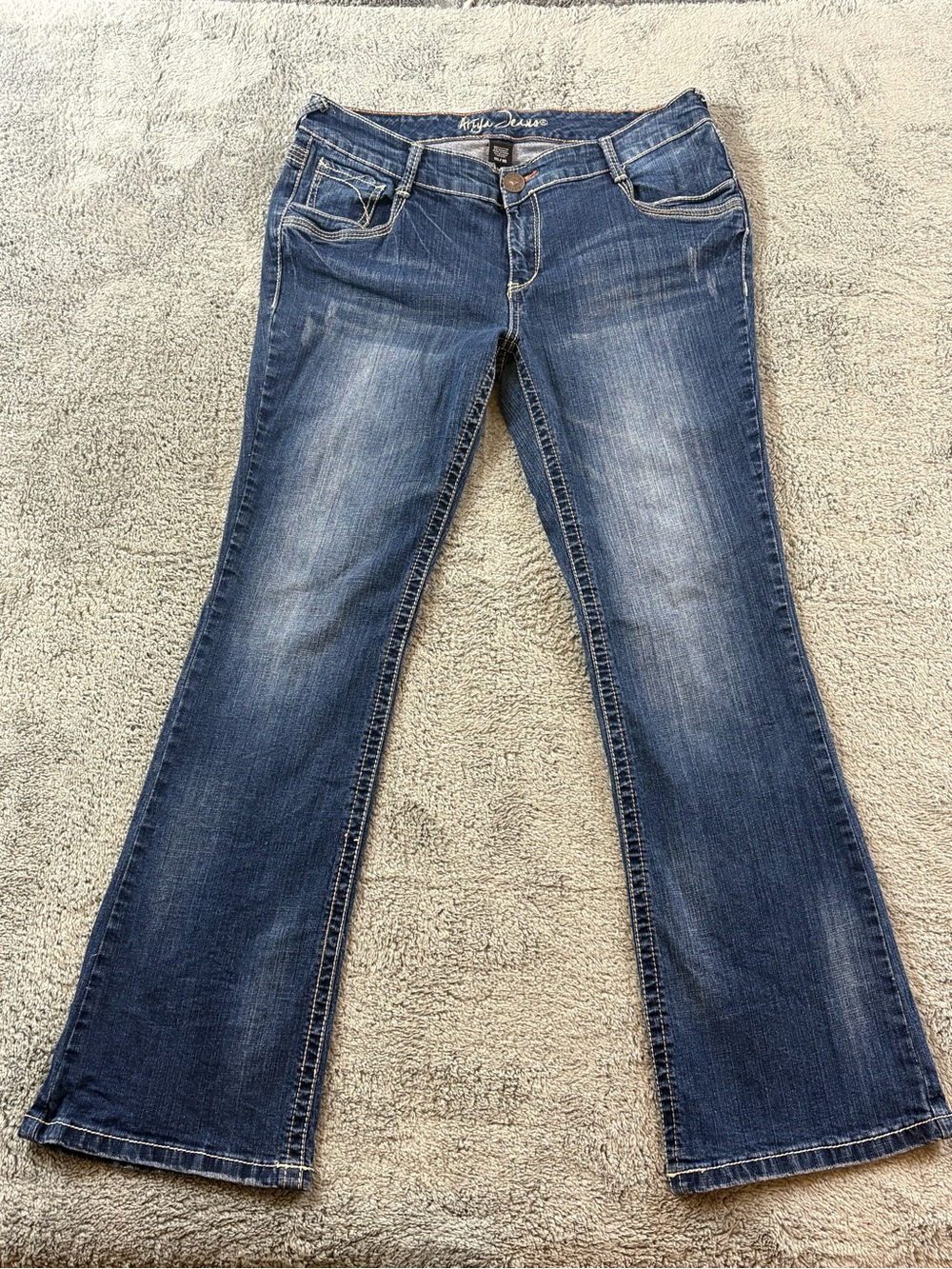 Ariya Women’s Medium Blue Flare Jeans